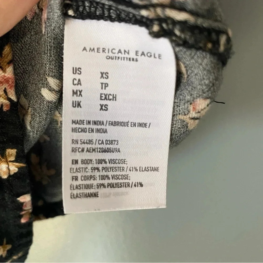 American Eagle XS Square Neck Floral Smocked Romper Black - Picture 7 of 9